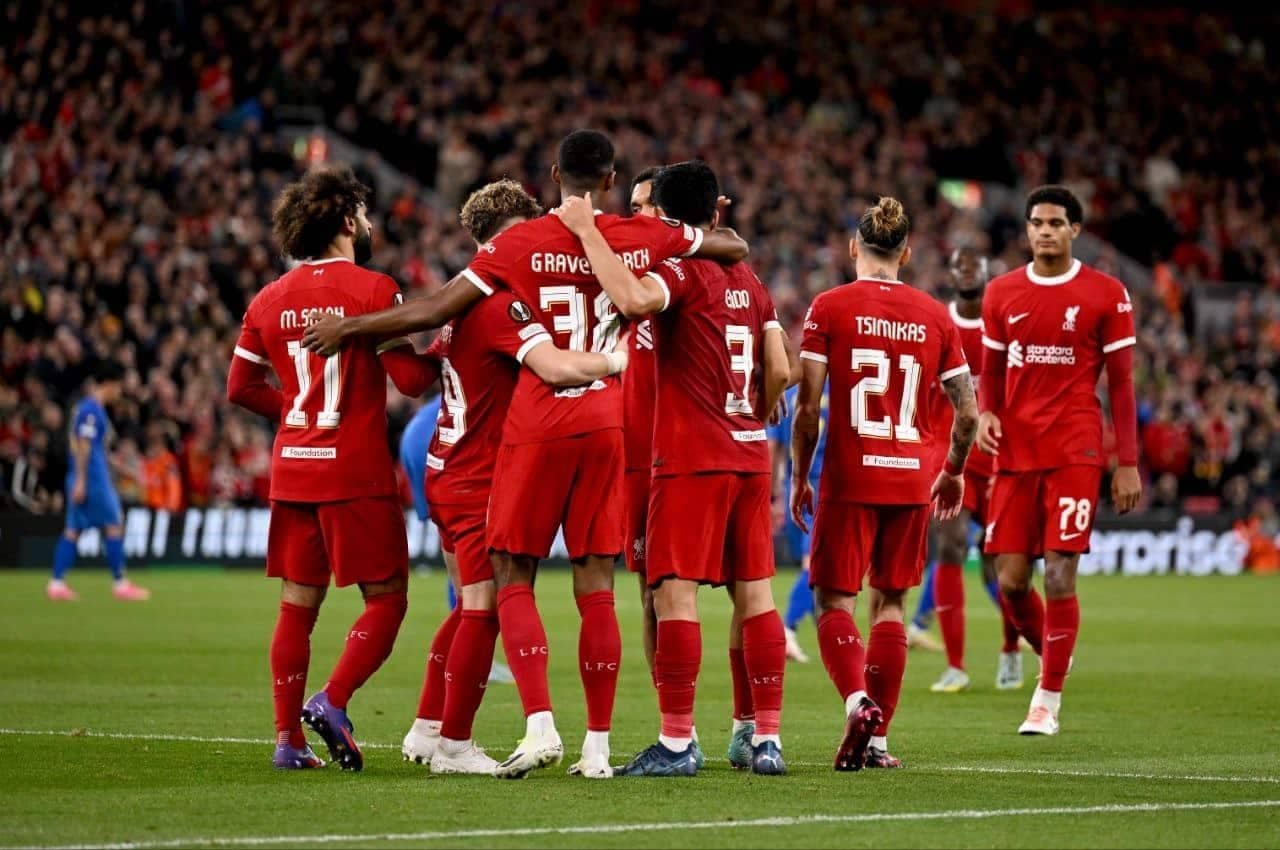 ليفربول ينفرد بصدارة الدوري الإنجليزي وتشيلسي الوصيف وأرسنال ثالثًا 