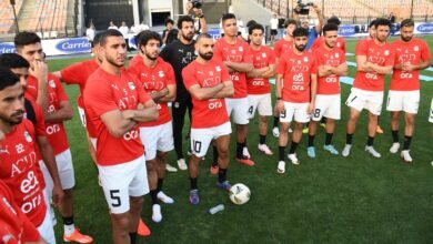 محمد صلاح يقود جلسة تحفيزية لزملائه قبل مواجهة بوركينا فاسو 