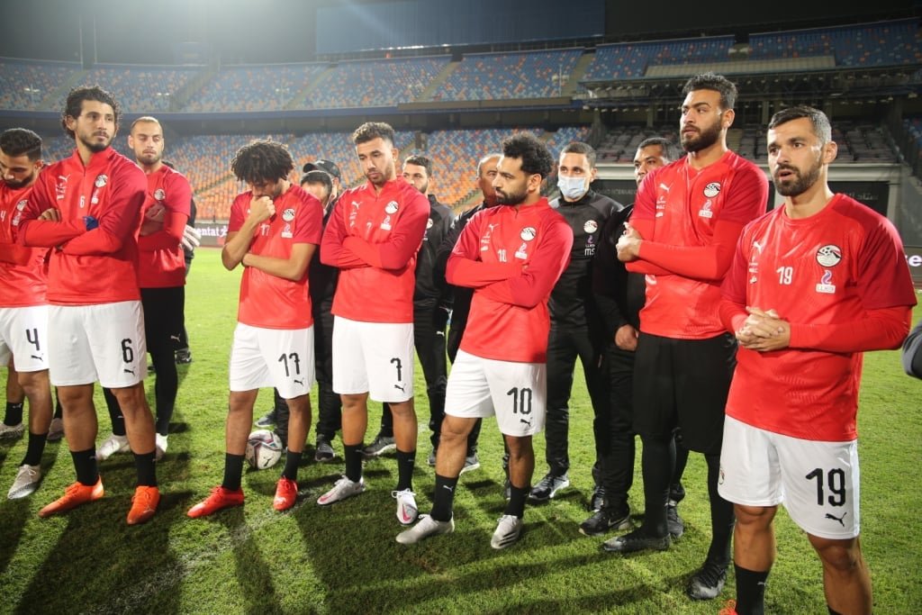 محمد صلاح يقود جلسة تحفيزية لزملائه قبل مواجهة بوركينا فاسو