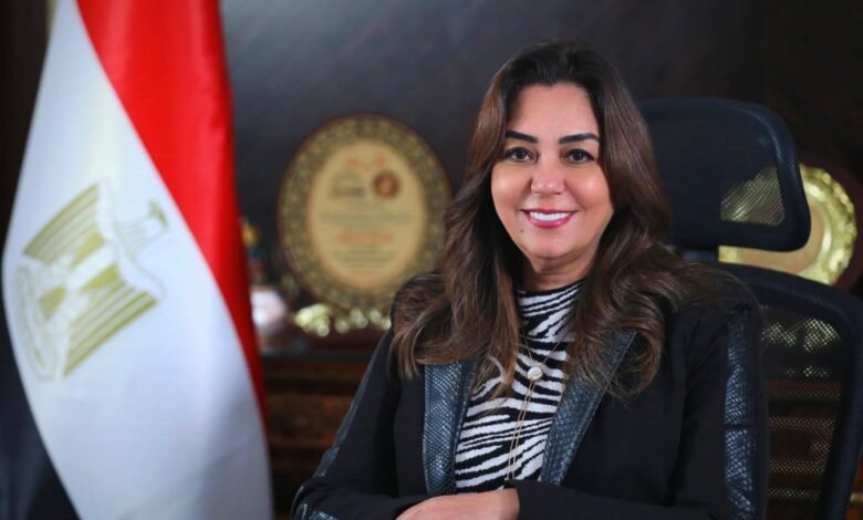 وزيرة التنمية المحلية تعلن ضبط مراكب صيد مخالفة بالبحر الأحمر