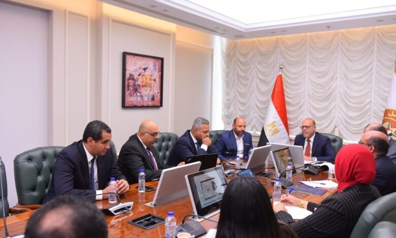 وزير العمل المصري يطلق برنامجًا إلكترونيًا جديدًا لإدارة انتخابات النقابات 
