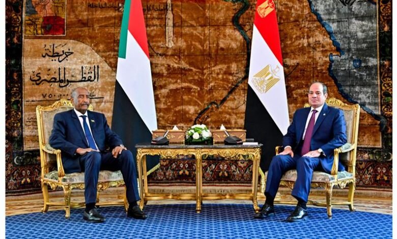 الرئيس السيسي والبرهان يبحثان الأزمة السودانية والتعاون المشترك في الاتحادية