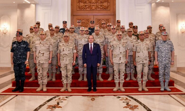الرئيس السيسي يترأس اجتماع المجلس الأعلى للقوات المسلحة احتفالًا بذكرى أكتوبر