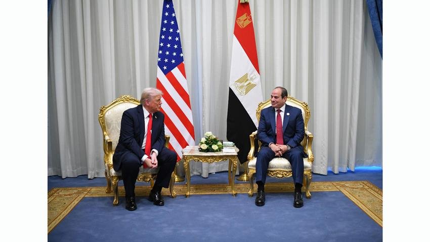 الرئيس السيسي يستقبل نظيره الأمريكي ترامب بقمة شرم الشيخ للسلام