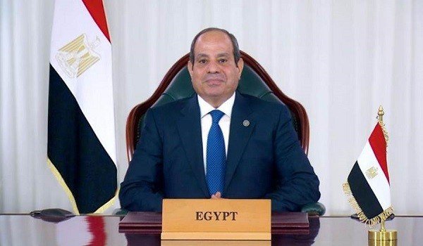 الرئيس السيسي يوجه بصرف حافز للمعلمين ويؤكد تطوير التعليم ومواكبة العصر الرقمي 