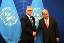 ستارمر وجوتيريش يؤكدان مشاركتهما في قمة شرم الشيخ للسلام 