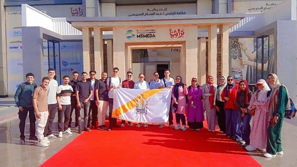 قيادات الدولة وسيدات الدبلوماسية يشيدون بشباب معرض «تراثنا» السابع