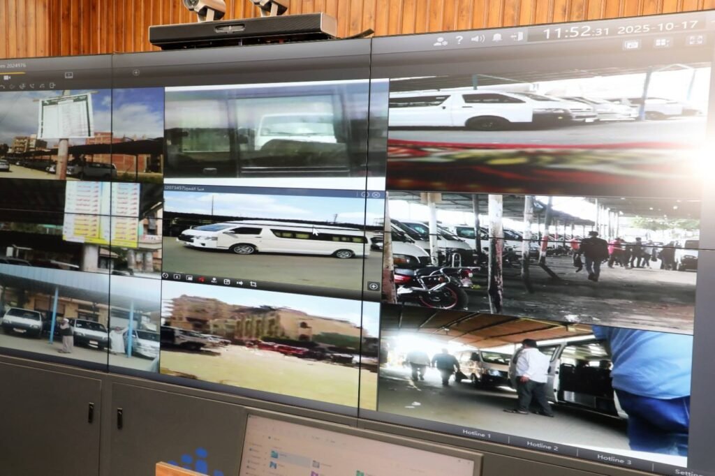 محافظ الشرقية يتابع تنفيذ تعريفة الركوب الجديدة عبر الفيديو كونفرانس 