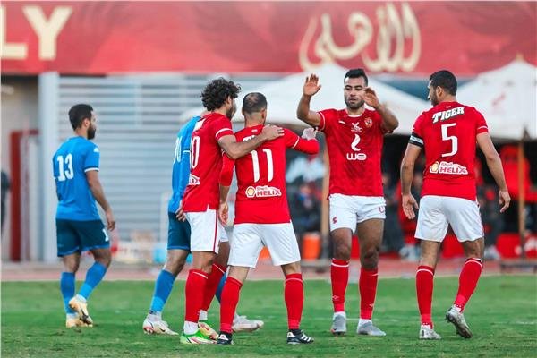 مدرب الاهلي يعلن عن ابرز الوجوه الجديدة في تشكيل مباراة اليوم ضد إيجل نوار.