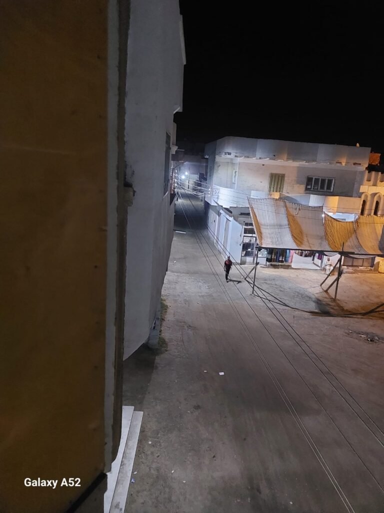 إنارة شارع مدرسة الحرية 2 بالكامل