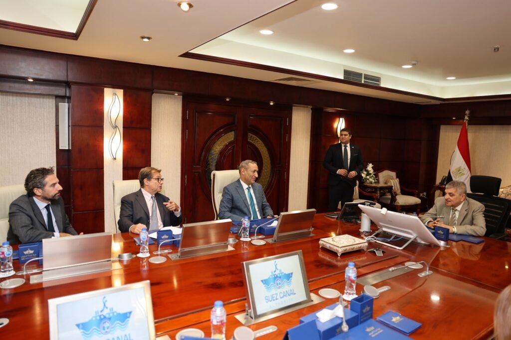 الفريق أسامة ربيع يبحث مع المبعوث الإيطالي لممر IMEC التعاون المشترك 