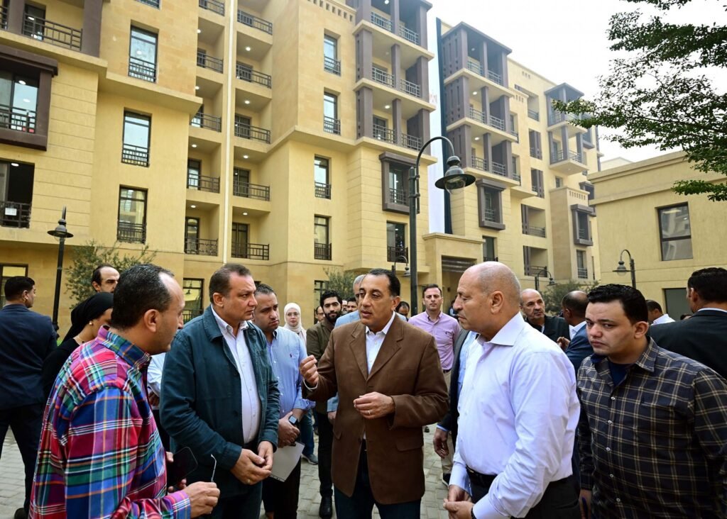رئيس الوزراء يتفقد روضة السيدة 2 ويؤكد الإسكان الحضاري البديل