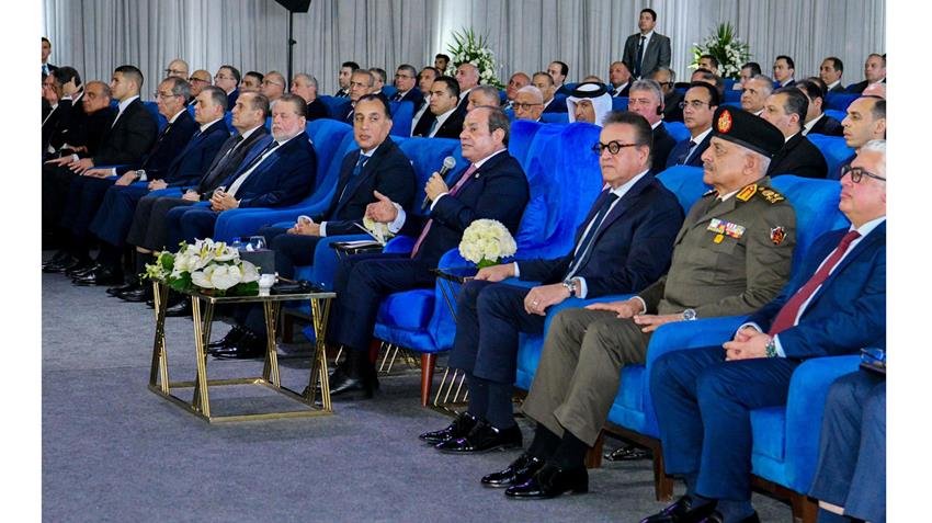 السيسي يفتتح محطات بحرية جديدة لتعزيز قدرات قناة السويس