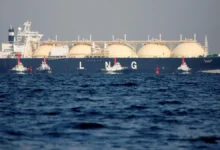 إيران تحتجز ناقلة تجارية بمضيق هرمز وواشنطن تندد