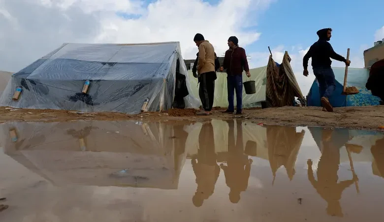 الرئاسة الفلسطينية تطالب بإدخال بيوت جاهزة لإنقاذ النازحين من الأمطار