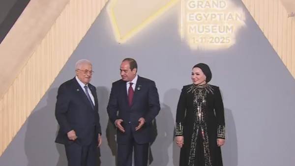 الرئيس السيسي وقرينته يستقبلان قادة العالم في افتتاح المتحف الكبير