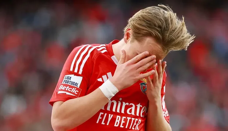 السجن مع إيقاف التنفيذ للاعب بنفيكا بعد مشاركة فيديو صادم