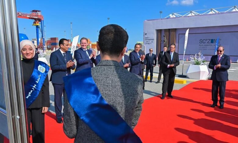 السيسي يفتتح محطات بحرية جديدة لتعزيز قدرات قناة السويس