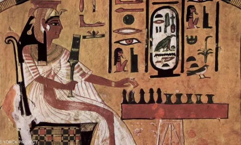 المتحف المصري الكبير يكشف أسرار 5 ألعاب فرعونية.. من سينيت إلى الثعبان!