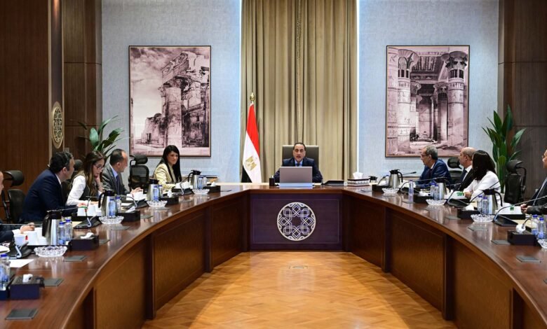رئيس الوزراء المصري يستعرض جهود اللجنة الاستشارية لتعزيز الاقتصاد الرقمي وريادة الأعمال