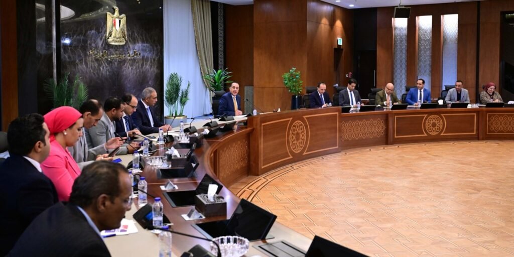 رئيس الوزراء مصر أصبحت مركزاً عالمياً لصناعة السيارات والضفائر الكهربائية 