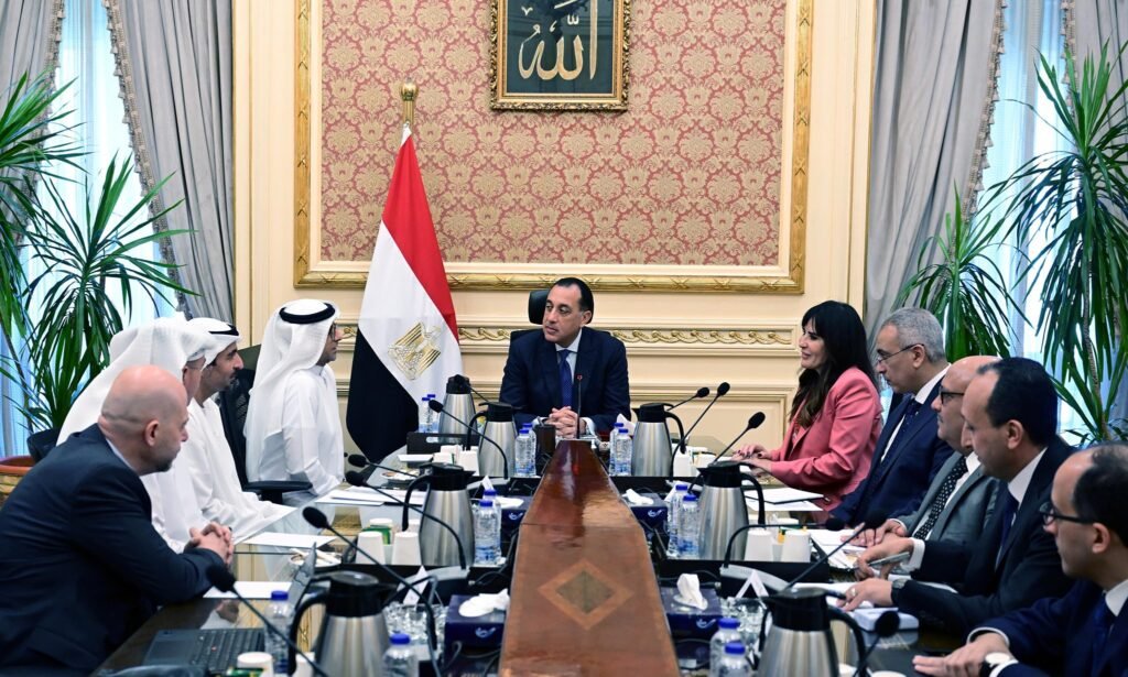 رئيس الوزراء يتابع تنفيذ مشروع مدينة رأس الحكمة بالساحل الشمالي 