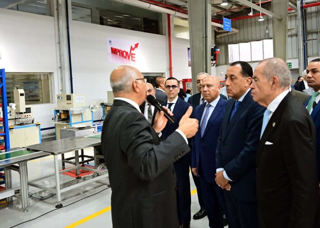 رئيس الوزراء يفتتح مصنع المنصور للفلاتر بالعاشر من رمضان