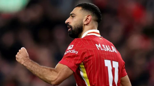 عملاق آسيا يخطط لخطف محمد صلاح من ليفربول الصيف المقبل