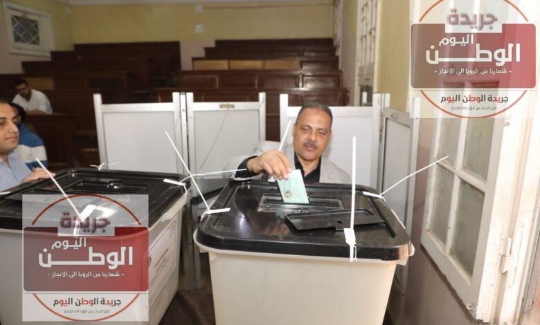 محافظ الشرقية يدلي بصوته ويدعو للمشاركة الإيجابية بالانتخابات