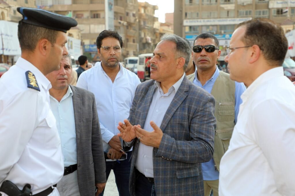 محافظ الشرقية يقود حملة موسعة لإزالة الإشغالات وتجميل مدينة الزقازيق 
