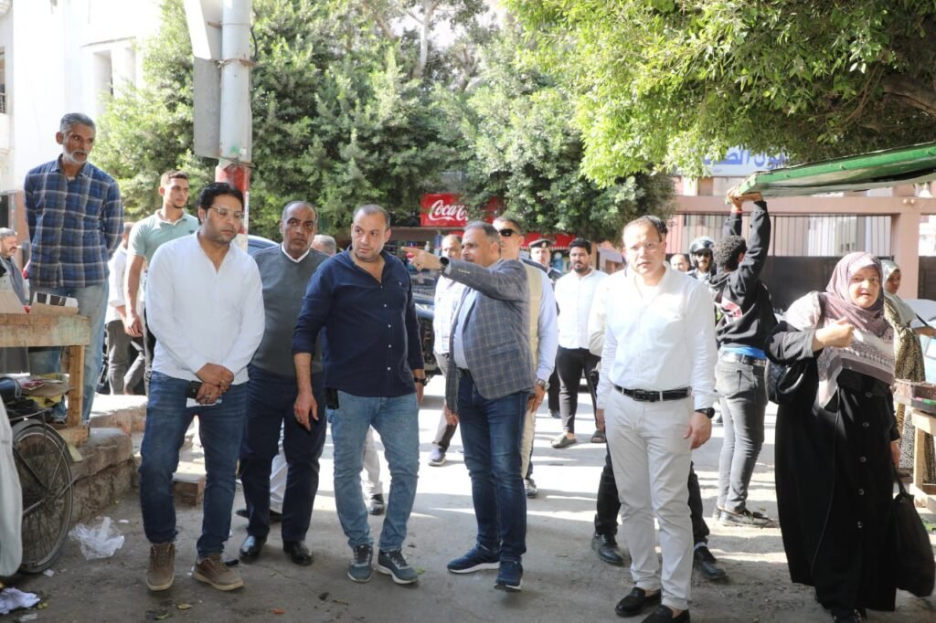 محافظ الشرقية يقود حملة موسعة لإزالة الإشغالات وتجميل مدينة الزقازيق 