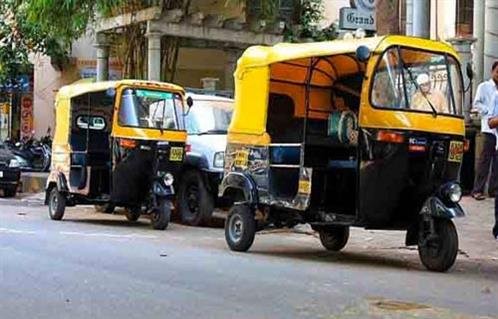 مشاجرة عنيفة على توك توك بالغربية تنتهي بضبط المتورطين والأسلحة والكلبين 