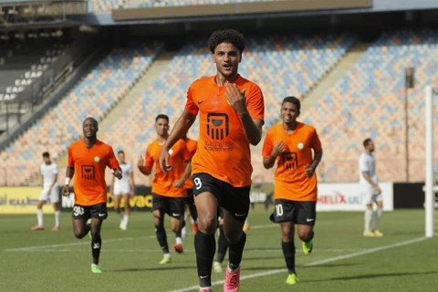 مصدر يوضح حقيقة مفاوضات الأهلي مع أسامة فيصل وموقف ديانج