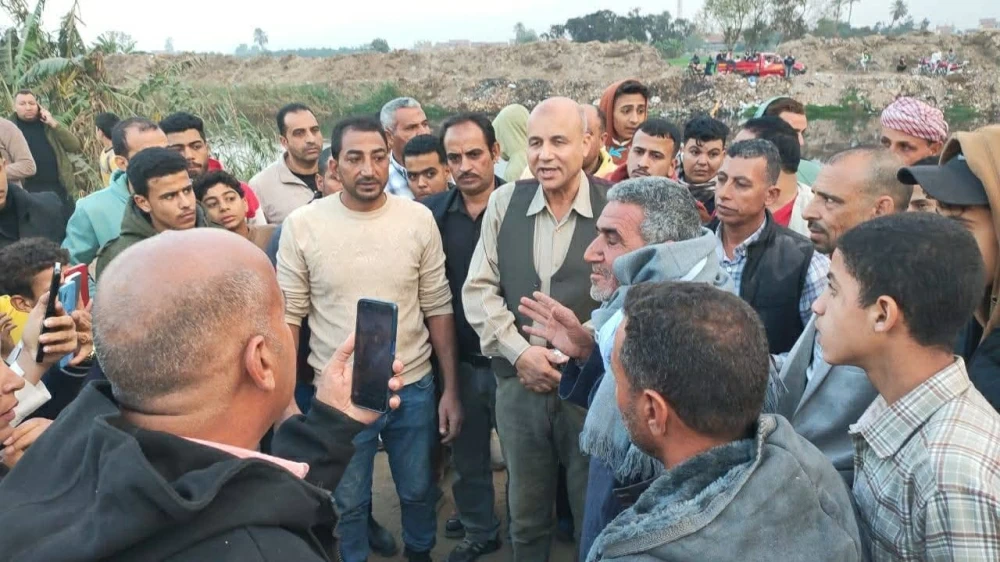 اصطياد التمساح في مصرف الزوامل بالشرقية بعد جهود موسعة من الأجهزة التنفيذية