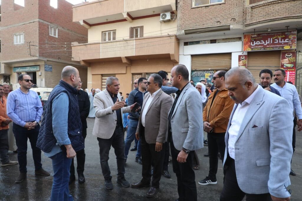 محافظ الشرقية يتابع مشروعات الرصف الجاري تنفيذها بمختلف مراكز ومدن المحافظة