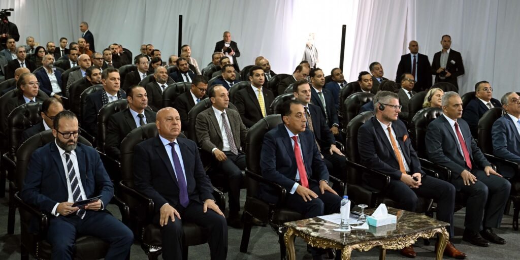 مدبولي يفتتح مصنع ليوني العالمية لضفائر السيارات بمدينة بدر