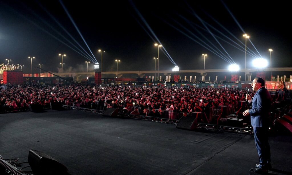 عاجل : مدبولي يشارك احتفالات رأس السنة وينقل تهنئة الرئيس السيسي للمصريين