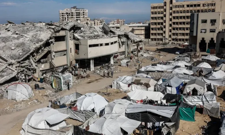 إسرائيل تقصف وسط وشرق غزة وتنسف مباني رغم وقف النار الهش