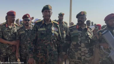 البرهان بين ضغوط الإخوان والمخاوف القانونية وتعقيدات مسارات السلام في السودان