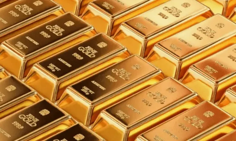 الذهب يسجل أقوى أداء سنوي منذ 46 عامًا والفضة تقفز 150%