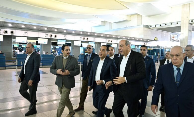 رئيس الوزراء يبدأ جولة تفقدية موسعة بمطار القاهرة الدولي اليوم