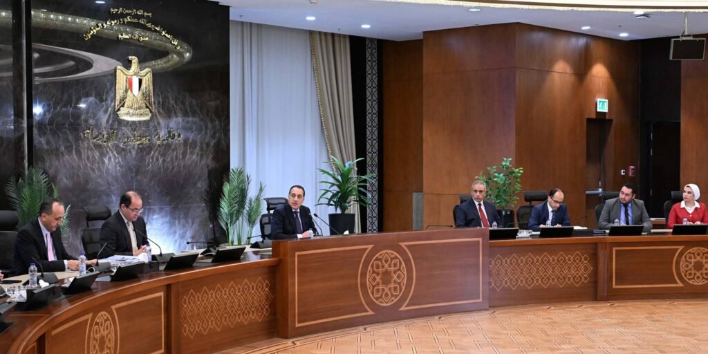 رئيس الوزراء يوضح استخدام أموال الدين ويؤكد خفض نسبته تاريخياً