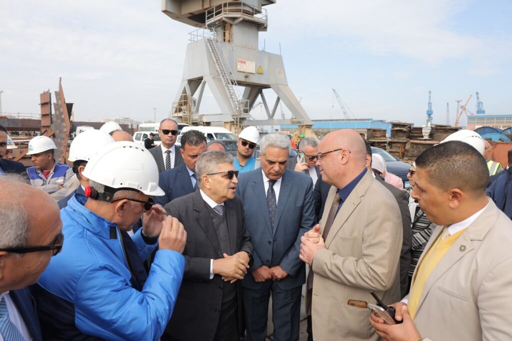 رئيس هيئة قناة السويس ومحافظ بورسعيد