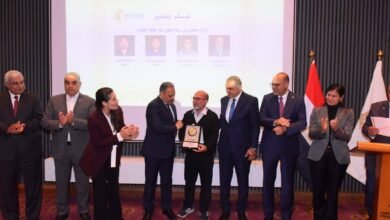 محافظ الشرقية يشهد افتتاح محطتي طاقة شمسية بالنساجون الشرقيون بمدينة العاشر