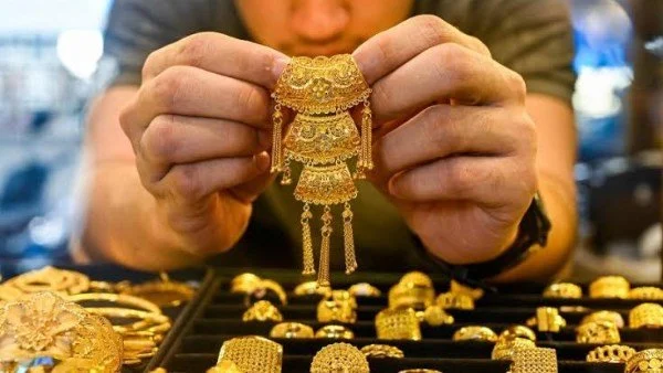 مفاجأة الفترة المسائية تعرف علي التفاصيل الجديدة في أسعار الذهب اليوم الجمعة 26 ديسمبر 2025