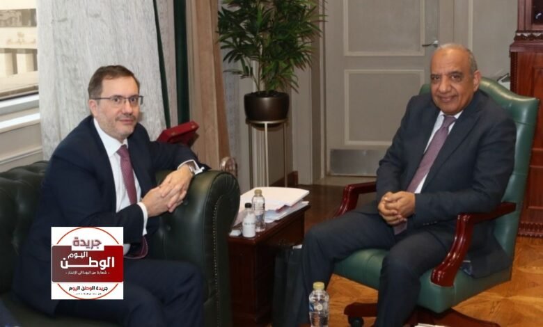 وزير الكهرباء يبحث مع سفير بريطانيا تعزيز استثمارات الطاقة المتجددة