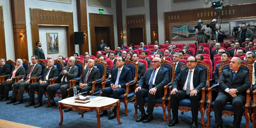 مدبولي يتفقد تطوير مصنع سيماف لتعزيز توطين صناعة النقل محلياً ودولياً