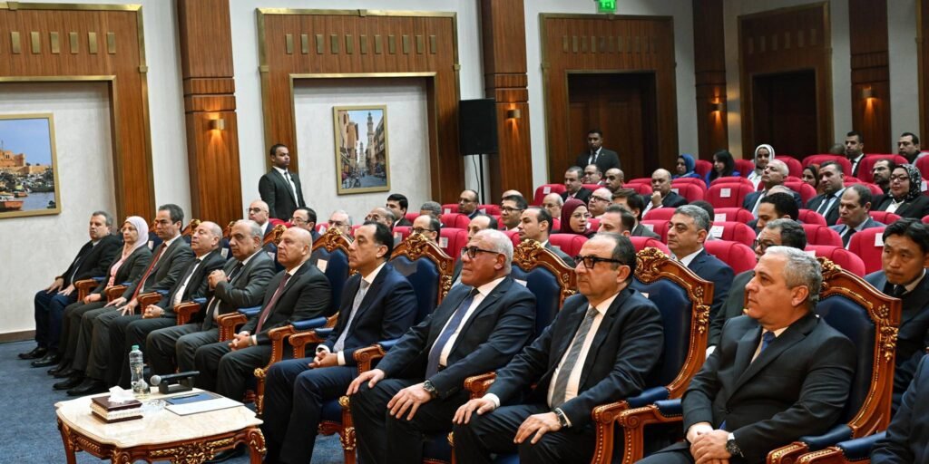 مدبولي يتفقد تطوير مصنع سيماف لتعزيز توطين صناعة النقل محلياً ودولياً