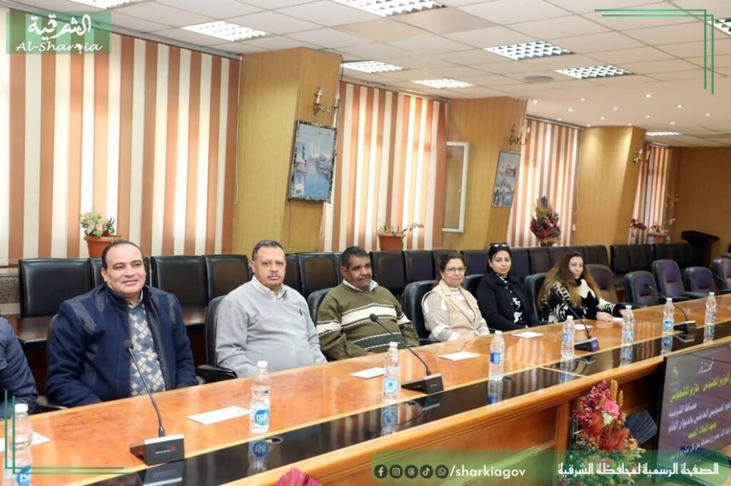 محافظ الشرقية يهنئ الأقباط بعيد الميلاد في لقاء حار بالديوان العام