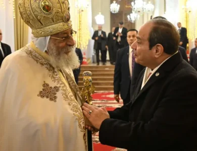 الرئيس السيسي يتصل بالبابا تواضروس للاطمئنان على صحته بعد العملية الجراحية